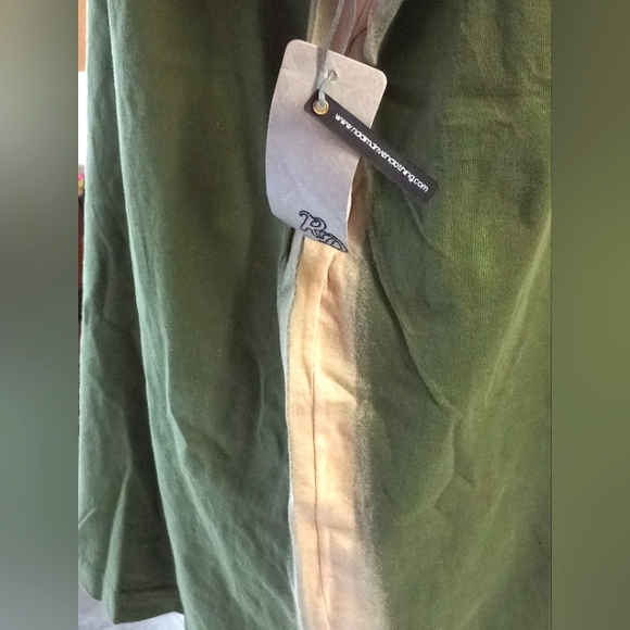 Men's T-Shirt African Map Design Style  w/a Tye-Dye on the Sides - Picture 3 of 4